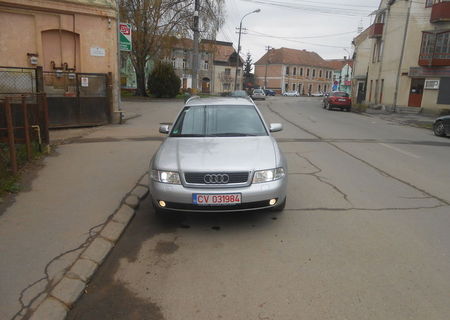 AUDI A4 1.8 BENZINA