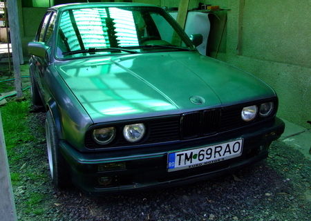 BMW E30 1.8iS BMW E30 1.8iS