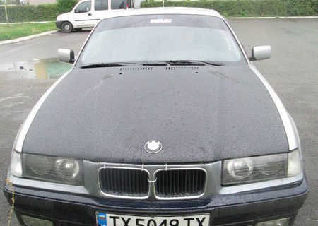bmw318 is 1992