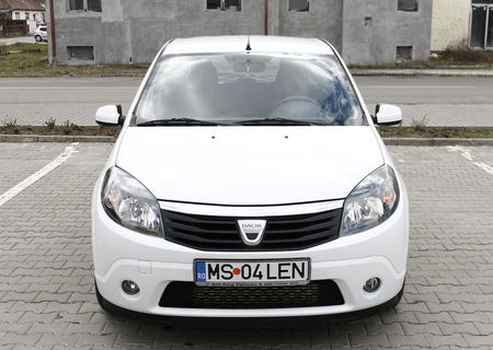 Dacia Sandero 2011