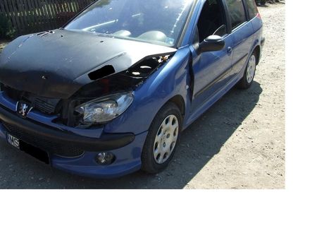 Dezmembrez Peugeot 206 SW