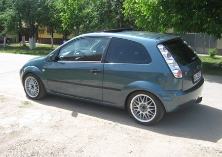 FORD FIESTA 1.4i