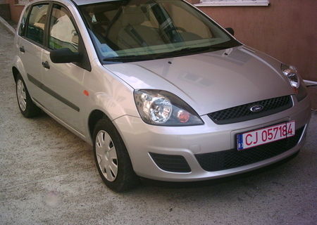 ford fiesta cu navigatie si ac,2007,1,3 benzina