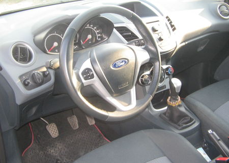 ford fiesta pentru tineri