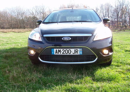 ford focus ghia 2010