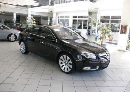 INSIGNIA BI-TURBO 2.0 L 240 CP MODEL 2012