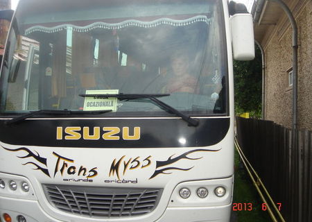 isuzu autocar