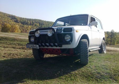 lada niva 2001 benzina