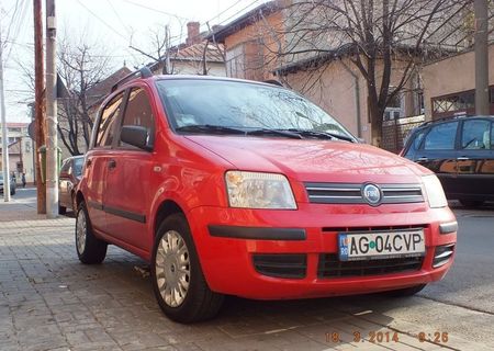 Ma vinde! FIAT PANDA benzina 1.2 rosu