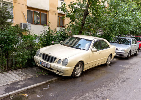 Mercedes-Benz  E220 CDI