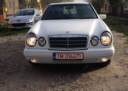 MERCEDES E 220