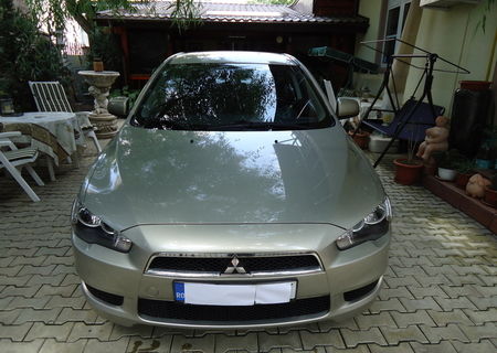 MiTSUBISHI LANCER