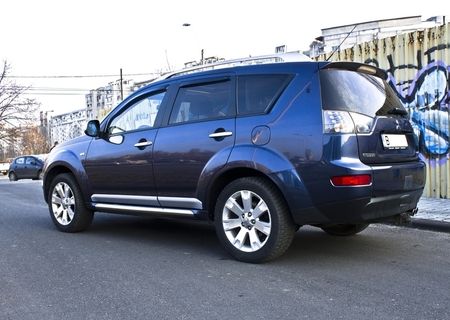 MITSUBISHI OUTLANDER Instyle NAVI A65 4x4 