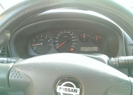 Nissan Almera 