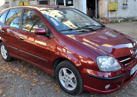 Nissan Almera Tino