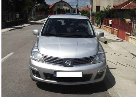 NISSAN TIIDA