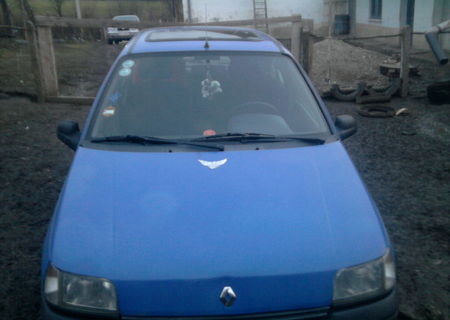 renault clio 700 E