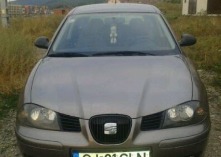 Seat Ibiza 1,2 l inmatriculat 2003 - pret 2400 negociabil