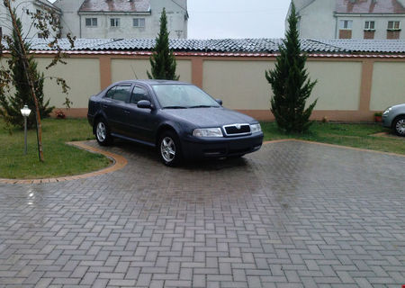 skoda octavia tour 1,6 benzina 102 CP,noiembrie 2009