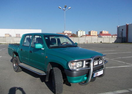  Toyota Hilux DOKA