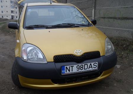 Toyota yaris 2000