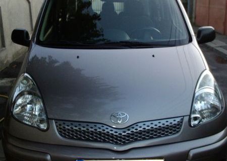 Toyota Yaris Verso 2006