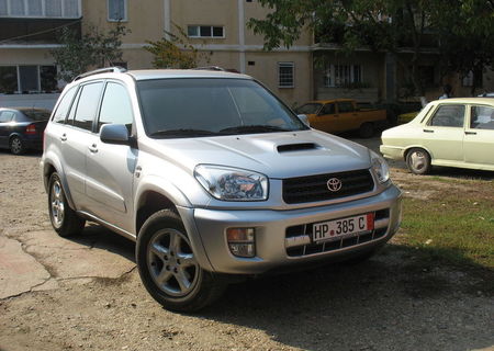 Vand auto Toyota Rav4