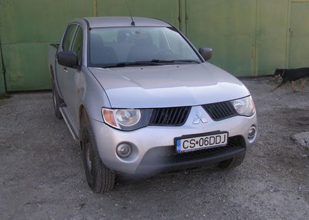 VAND AUTOUTILITARA MITSUBISHI L 200