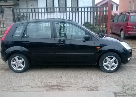Vand Ford Fiesta model Ghia 3500 eur. neg. Vand Ford Fiesta model Ghia 3500 eur. neg.