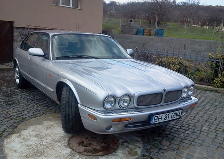 Vand JAGUAR XJ 8