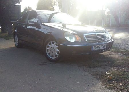 vând Mercedes C220 