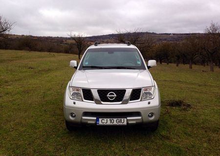 VAND NISSAN PATHFINDER