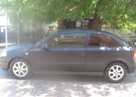 vand opel astra G 1.6 benzina