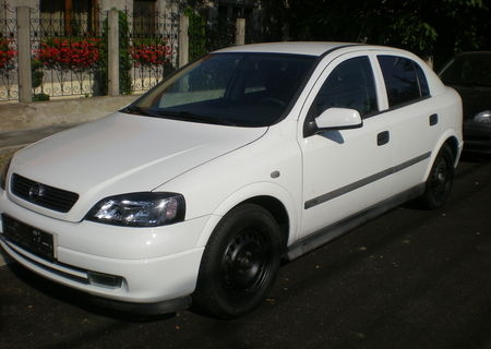 vand opel astra g impecabil