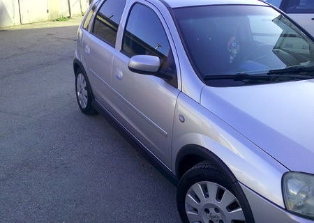 Vand opel corsa 1,3 cdti anul de fabricatie 2005.