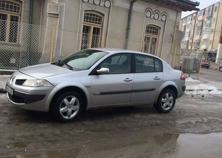 Vând Renault Megane 1.9 dCi mașina e in astea perfecta nu bate nu nimik Pt mai multe detali la telefon