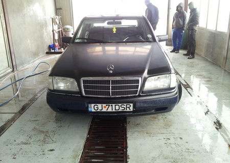 vand sau schimb mercedes c180