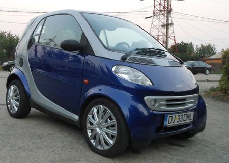 VAND SMART FORTWO INMATRICULAT-IMPECABIL