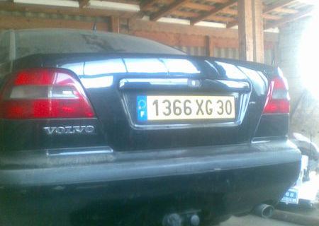 Vand volvo s 40 pt dezmembrari sau reparat