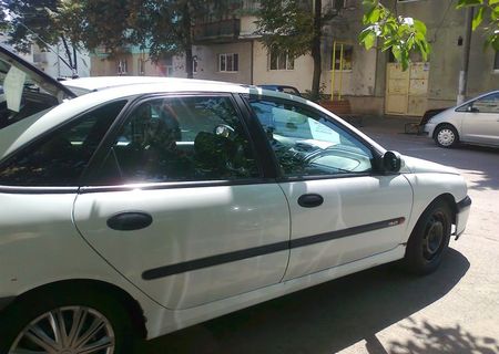 vind Renault Laguna1