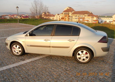 Vind sau schimb renault megane II Vind sau schimb renault megane II