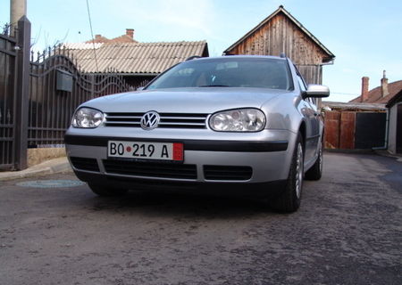 Volkswagen Golf 1,4 16V Climatronic  în Cluj