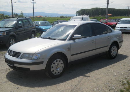 Volkswagen Passat 1. 6i Comfortline