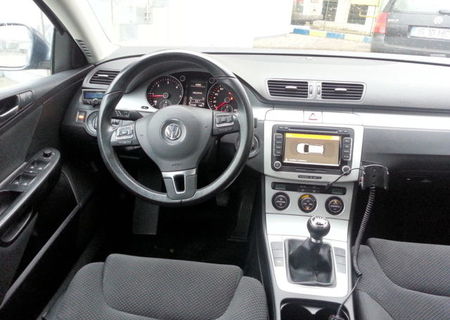 Volkswagen vand/schimb Passat *euro5*2,0tdi*2010 în iasi