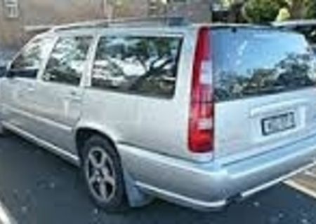 Volvo V70 