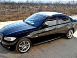 BMW 318 2009, fotografie 1