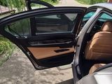 BMW 730D, 2009, fotografie 4