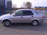 Fiat Albea 2004, fotografie 2