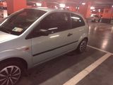 Ford fiesta model 2004, 2000 euro negociabil. 