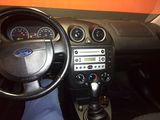 Ford fiesta model 2004, 2000 euro negociabil. , fotografie 5